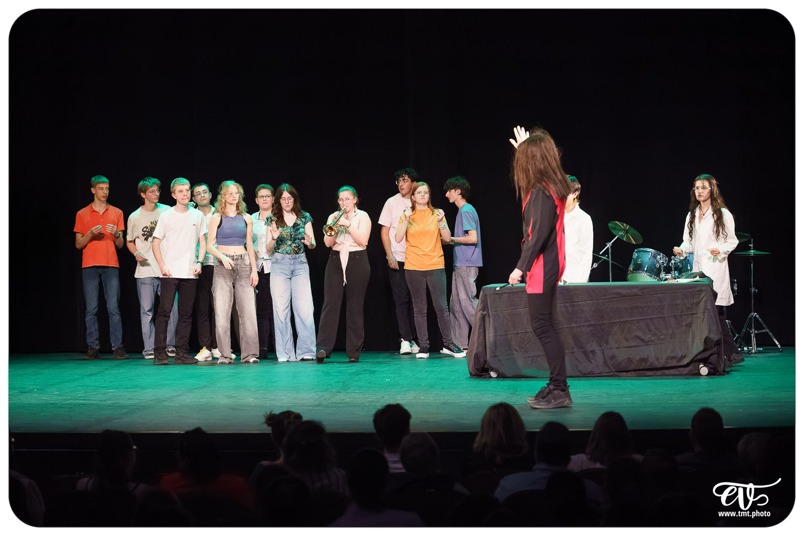 MAIS SONGEONS À RÉPÉTER S'IL VOUS PLAIT !